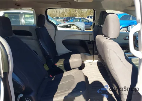 2017 Chrysler Pacifica Touring z USA, uszkodzony, nr VIN 2C4RC1DG6HR722909